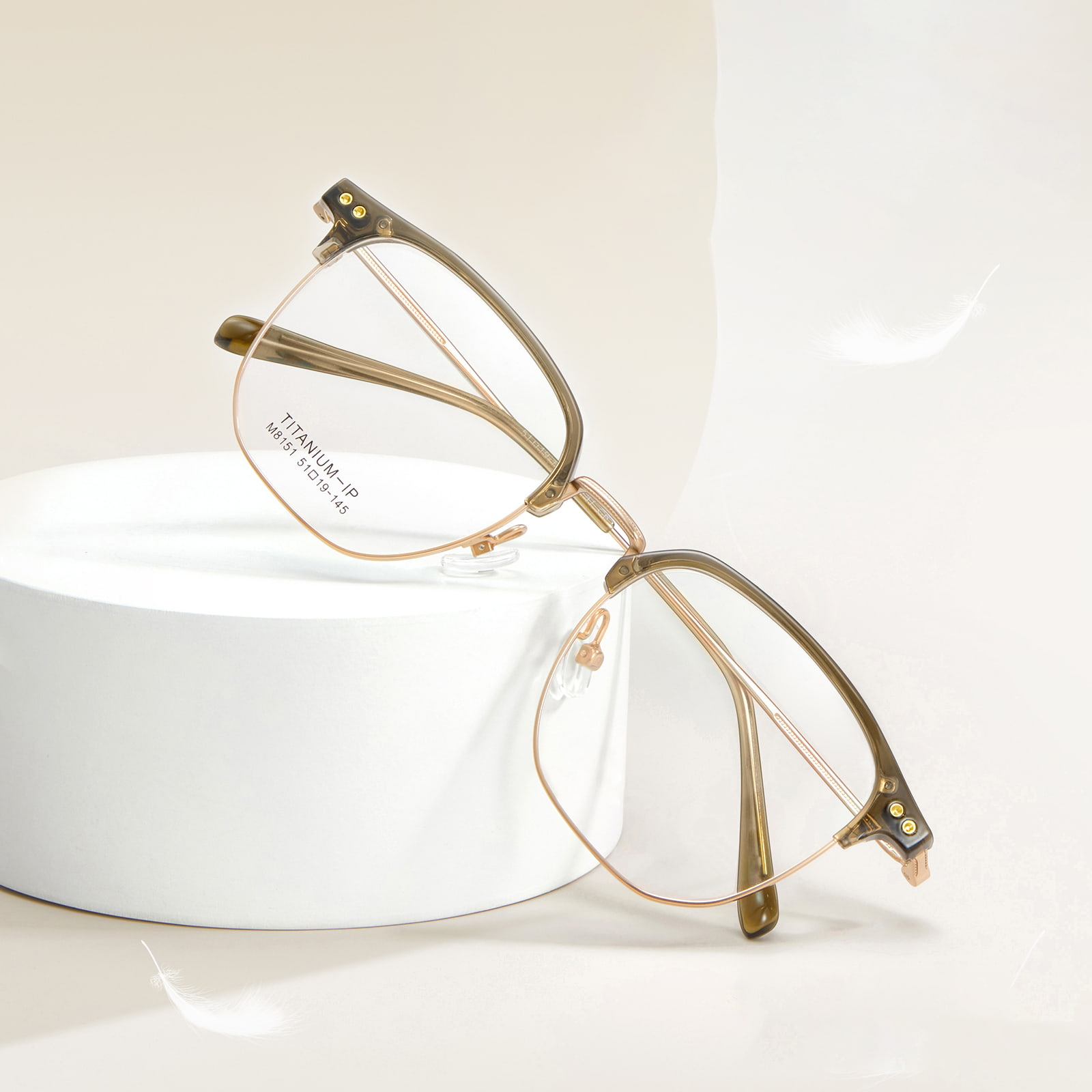 Kính titan nhẹ hình tròn vuông M8151