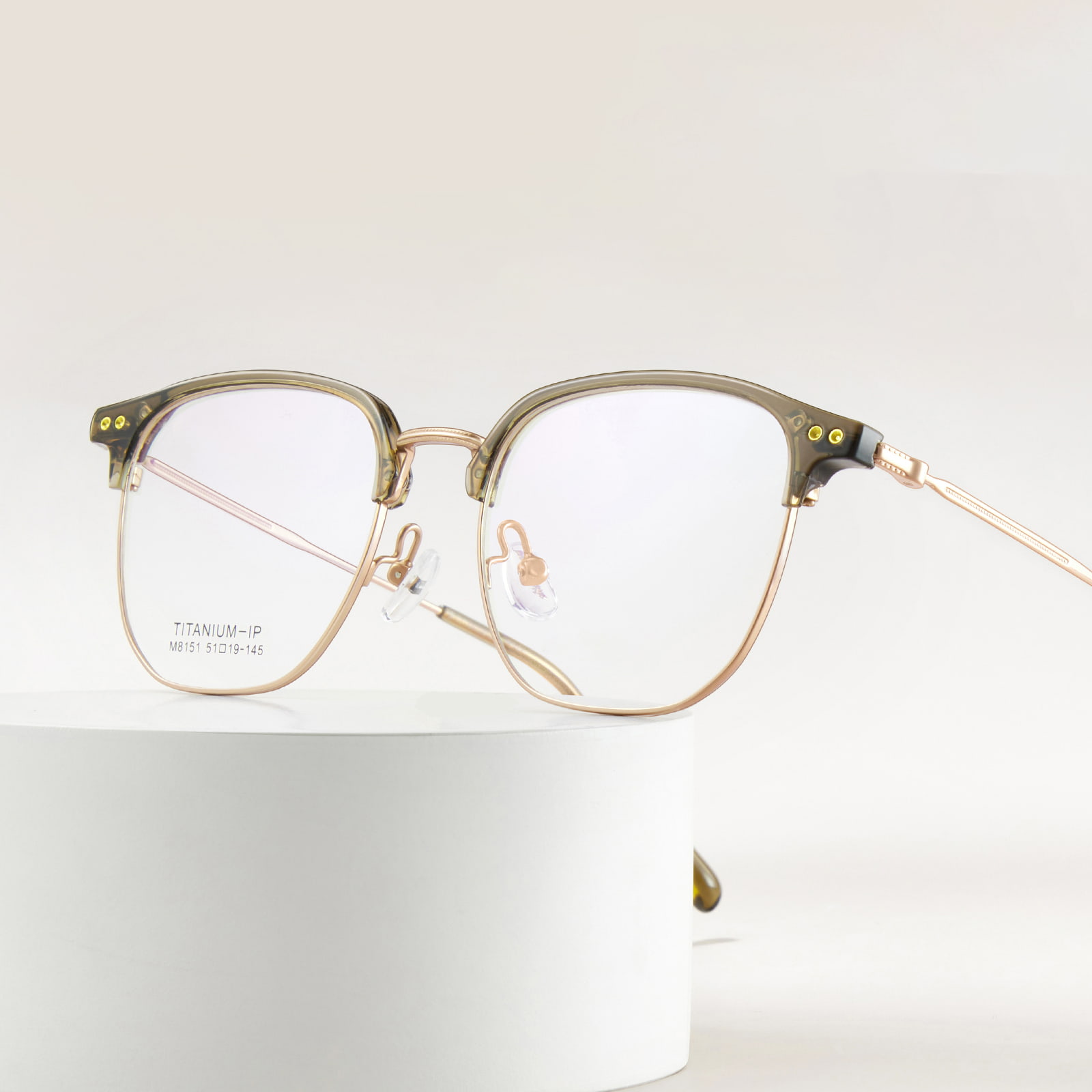 Kính titan nhẹ hình tròn vuông M8151